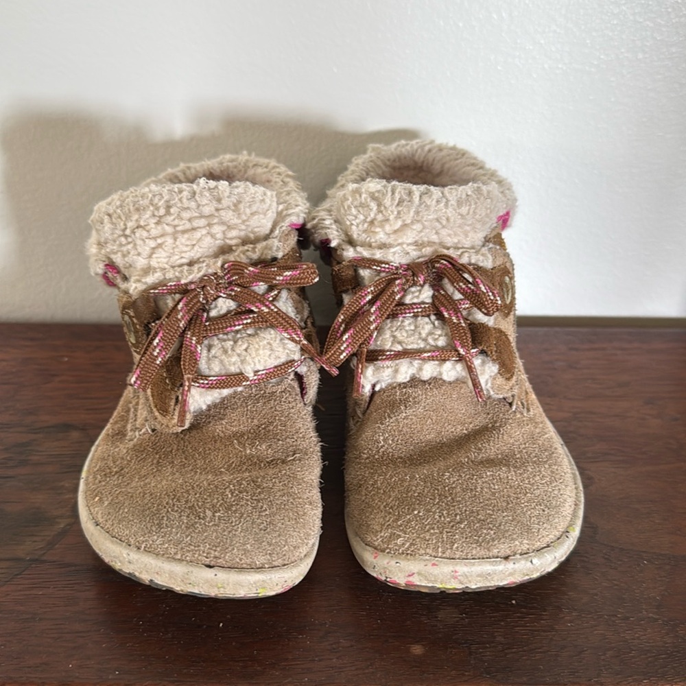 Merrell size 8M toddler girl boots